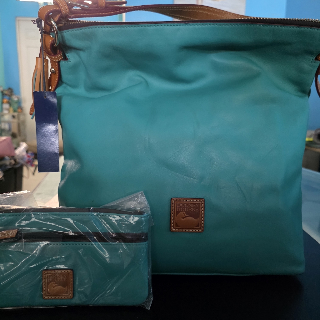 New Dooney & Bourke Turquoise Tote Set